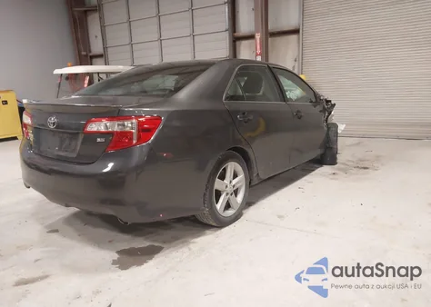 2012 Toyota Camry Se z USA, uszkodzony, nr VIN 4T1BF1FK4CU054836